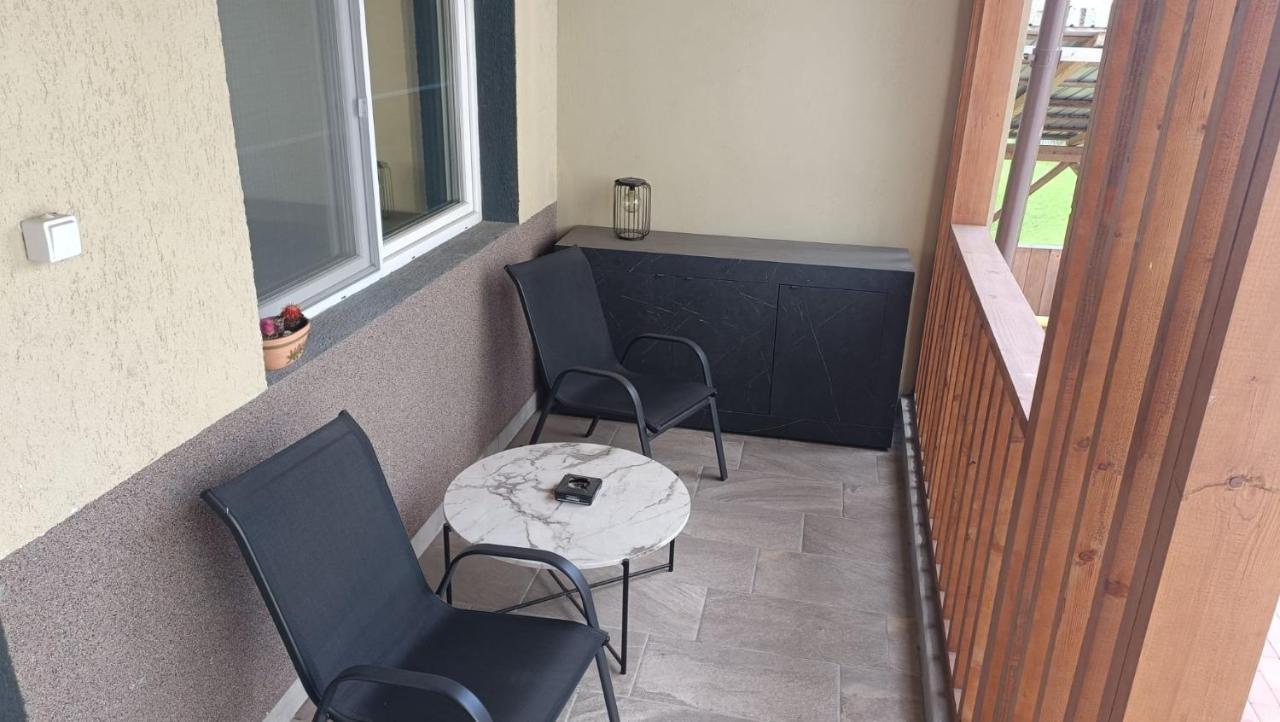 Újonnan épített, modern társasházi 2 szintes lakás Miercurea Ciuc Exterior foto